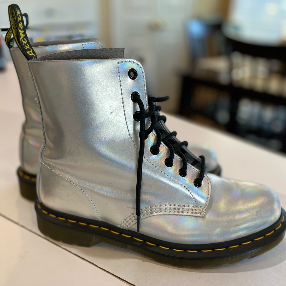 Dr. Martens Unisex AW004  Silver Leather Combat Boots Size US M9.5 W11 classics